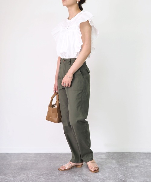 Riberry(リベリー)の「レース切替ラッフルノースリブラウス(シャツ/ブラウス・レディース・ブラック/オフホワイト・MEDIUM)」の9枚目の写真