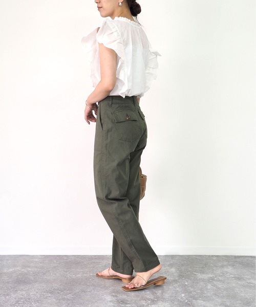 Riberry(リベリー)の「レース切替ラッフルノースリブラウス(シャツ/ブラウス・レディース・ブラック/オフホワイト・MEDIUM)」の11枚目の写真