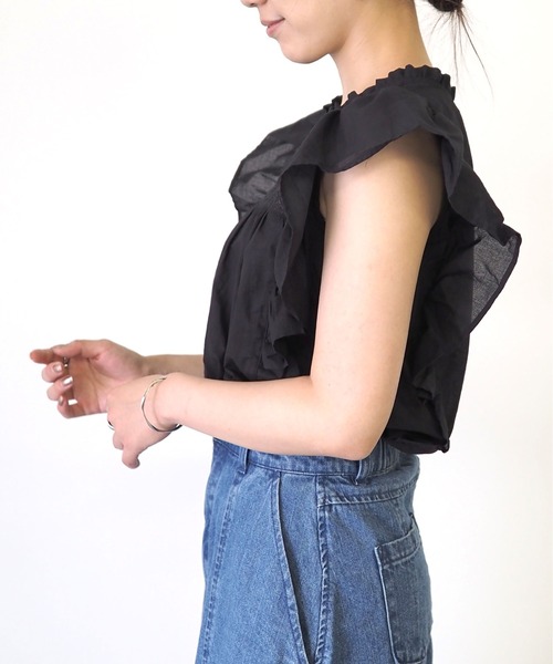 Riberry(リベリー)の「レース切替ラッフルノースリブラウス(シャツ/ブラウス・レディース・ブラック/オフホワイト・MEDIUM)」の16枚目の写真