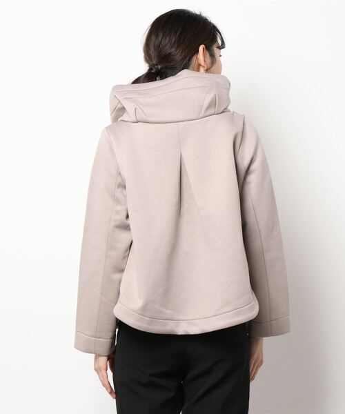 INTERPLANET(インタープラネット)の「スムースタフタ*カットボンディング異素材切替フード付ショートダウン(ダウンジャケット/コート・レディース・ブラック/モカ・FREE)」の4枚目の写真