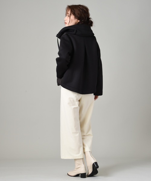 INTERPLANET(インタープラネット)の「スムースタフタ*カットボンディング異素材切替フード付ショートダウン(ダウンジャケット/コート・レディース・ブラック/モカ・FREE)」の9枚目の写真