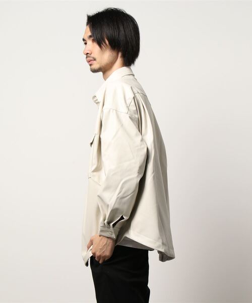 ADPOSION(アドポーション)の「フェイクレザー バルーンシルエットCPOジャケット(シャツ/ブラウス・メンズ・モカ/ブラック/ホワイト・MEDIUM/LARGE/X-LARGE)」の4枚目の写真