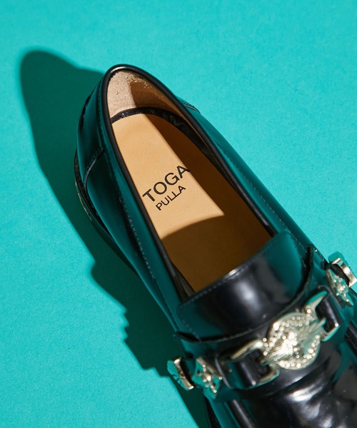 TOGA PULLA（トーガ　プルラ）の「【TOGA PULLA(トーガプルラ)】Metal loafer/メタルローファー/AJ1041（ローファー・レディース・ブラック・MEDIUM/LARGE/X-LARGE）」の7枚目の写真