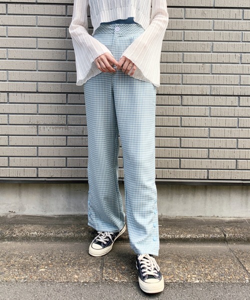 at12:03（アットイチニーゼロサン）の「サイドスリットチェックパンツ（スラックス・レディース・ベージュ/ブルー・M）」の4枚目の写真