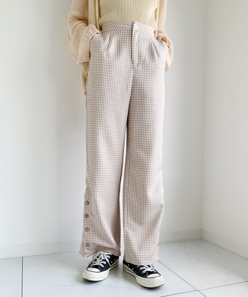 at12:03（アットイチニーゼロサン）の「サイドスリットチェックパンツ（スラックス・レディース・ベージュ/ブルー・M）」の3枚目の写真