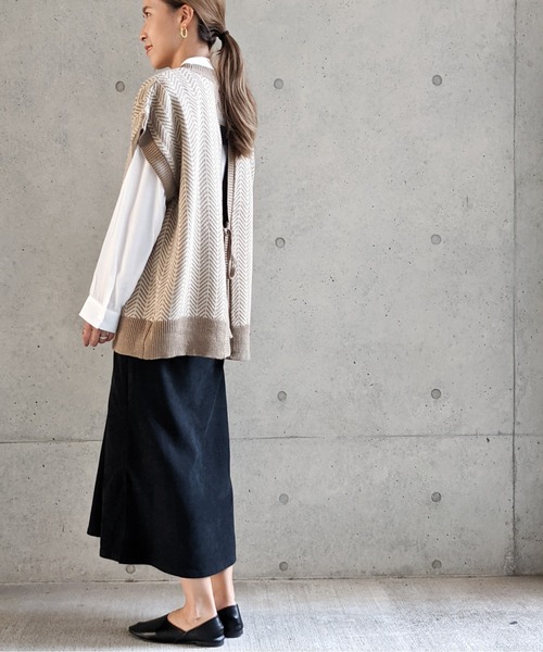 Per sist ence（パーシエンス）の「Per sist ence/パーシエンス　 アクリルへリンボーンニットベスト "ノーカラーシャツセット"（ベスト・レディース・グレー/モカ/オリーブ・FREE）」の22枚目の写真