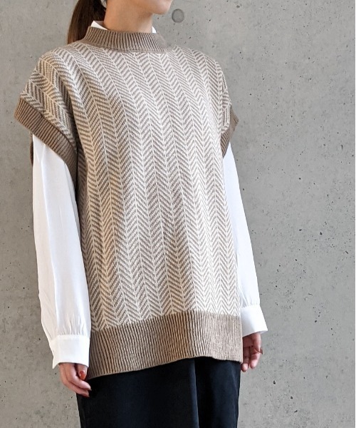 Per sist ence（パーシエンス）の「Per sist ence/パーシエンス　 アクリルへリンボーンニットベスト "ノーカラーシャツセット"（ベスト・レディース・グレー/モカ/オリーブ・FREE）」の18枚目の写真