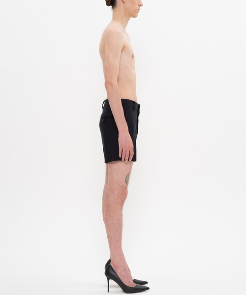 DRESSEDUNDRESSED（ドレスドアンドレスド）の「Pinstripe Slit Shorts（スラックス・メンズ・ネイビー・1/2/4）」の2枚目の写真