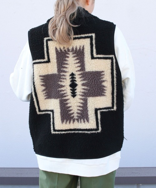 PENDLETON(ペンドルトン)の「PENDLETON/ペンドルトン ボア スタンド ベスト BOA STAND VEST(ベスト・レディース・アイボリー/キャメル/ブラック・S)」の2枚目の写真