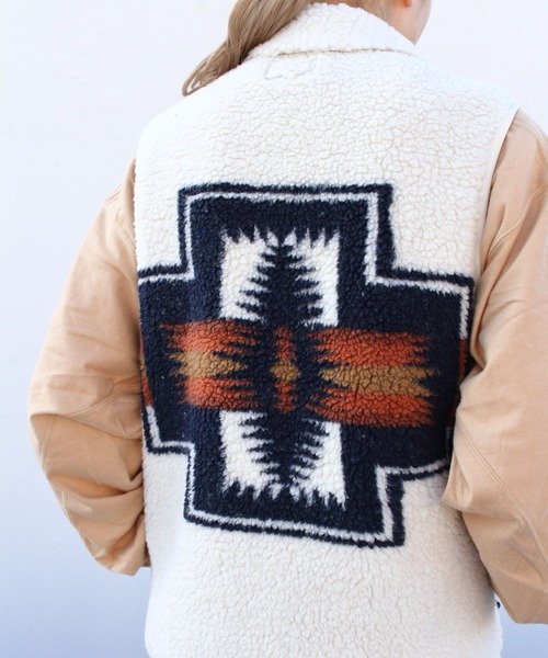 PENDLETON(ペンドルトン)の「PENDLETON/ペンドルトン ボア スタンド ベスト BOA STAND VEST(ベスト・レディース・アイボリー/キャメル/ブラック・S)」の20枚目の写真