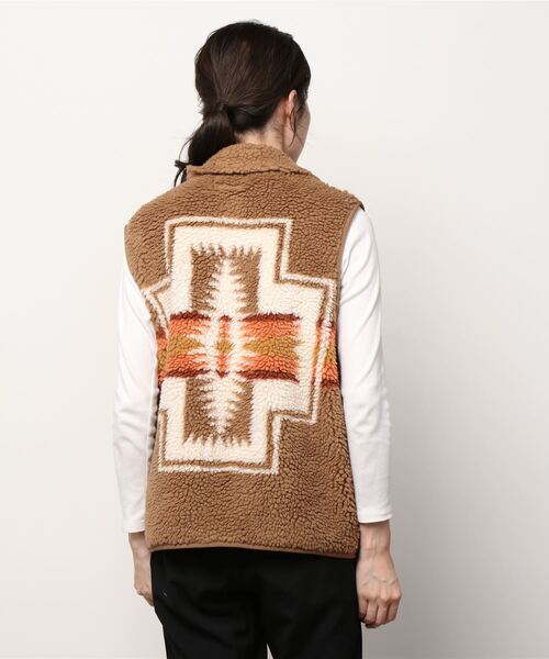 PENDLETON(ペンドルトン)の「PENDLETON/ペンドルトン ボア スタンド ベスト BOA STAND VEST(ベスト・レディース・アイボリー/キャメル/ブラック・S)」の8枚目の写真