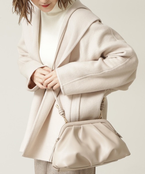 NATURAL BEAUTY BASIC（ナチュラルビューティーベーシック）の「ソフトタック2WAYクラッチ（クラッチバッグ・レディース・ベージュ/オレンジ・ﾌﾘ-）」の2枚目の写真