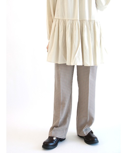 ehka sopo（エヘカソポ）の「チェック柄裾フレアパンツ（その他パンツ・レディース・ブラウン/グレー/グリーン/ミント・ﾌﾘ-）」の2枚目の写真