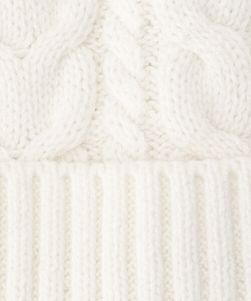 COMME CA ISM（コムサイズム）の「ケーブル編み　ニット帽（ニットキャップ/ビーニー・レディース・ホワイト/ブラック/レッド/グリーン・FREE）」の8枚目の写真