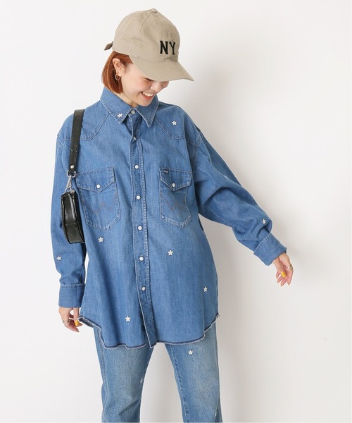 U by SPICK&SPAN(ユーバイスピックアンドスパン)の「【Wrangler/ラングラー】 Embroidery デニムシャツ◆(シャツ/ブラウス・レディース・ブルー・FREE)」の4枚目の写真