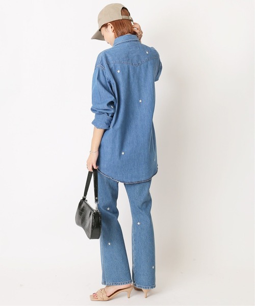 U by SPICK&SPAN(ユーバイスピックアンドスパン)の「【Wrangler/ラングラー】 Embroidery デニムシャツ◆(シャツ/ブラウス・レディース・ブルー・FREE)」の17枚目の写真