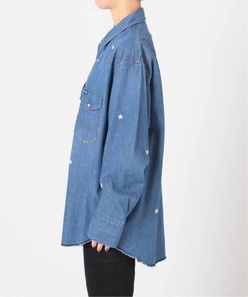 U by SPICK&SPAN(ユーバイスピックアンドスパン)の「【Wrangler/ラングラー】 Embroidery デニムシャツ◆(シャツ/ブラウス・レディース・ブルー・FREE)」の11枚目の写真