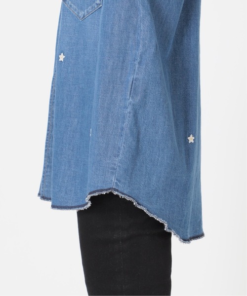 U by SPICK&SPAN(ユーバイスピックアンドスパン)の「【Wrangler/ラングラー】 Embroidery デニムシャツ◆(シャツ/ブラウス・レディース・ブルー・FREE)」の6枚目の写真