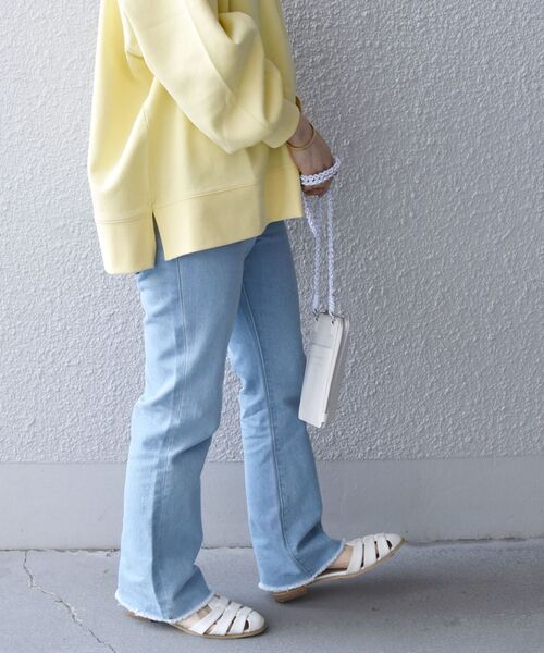 SHIPS any（シップス エニィ）の「SHIPS any:〈ウォッシャブル〉フレア デニムパンツ［SHIPS any DENIM］（デニムパンツ・レディース・ライトブルー/ブルー・40/38/36）」の12枚目の写真