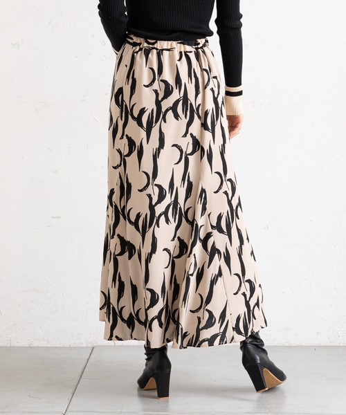 prose verse（プロズヴェール）の「モノトーン幾何柄マーメイドスカート（スカート・レディース・ベージュ/ブラック・MEDIUM）」の9枚目の写真