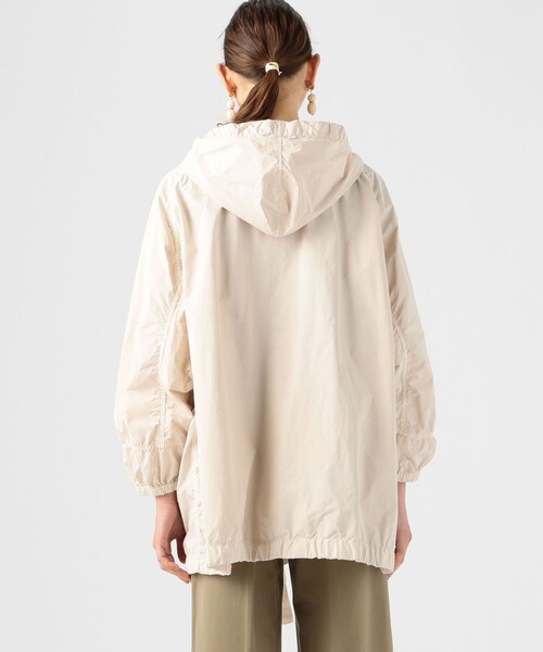 TOMORROWLAND （トゥモローランド）の「ポリエステルナイロンタフタ フーデッドブルゾン（ブルゾン・レディース・ブルー/チャコールグレー/ホワイト・36）」の7枚目の写真