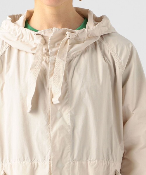 TOMORROWLAND （トゥモローランド）の「ポリエステルナイロンタフタ フーデッドブルゾン（ブルゾン・レディース・ブルー/チャコールグレー/ホワイト・36）」の12枚目の写真