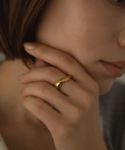 marjour（マージュール）の「[SURGICAL]WARP RING（リング・レディース・シルバー/ゴールド・FREE）」の2枚目の写真