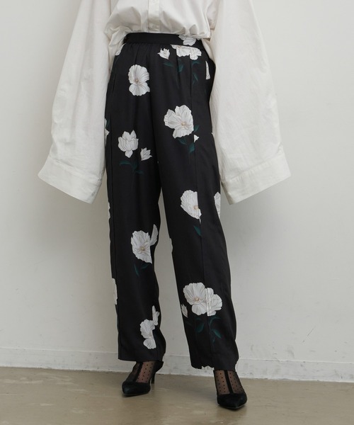 LA BELLE ETUDE（ラベルエチュード）の「POPPY Gパンツ（スラックス・レディース・ブラック/ライトグリーン・1/0）」の2枚目の写真