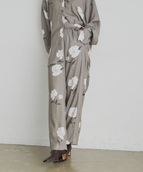 LA BELLE ETUDE（ラベルエチュード）の「POPPY Gパンツ（スラックス・レディース・ブラック/ライトグリーン・1/0）」の4枚目の写真