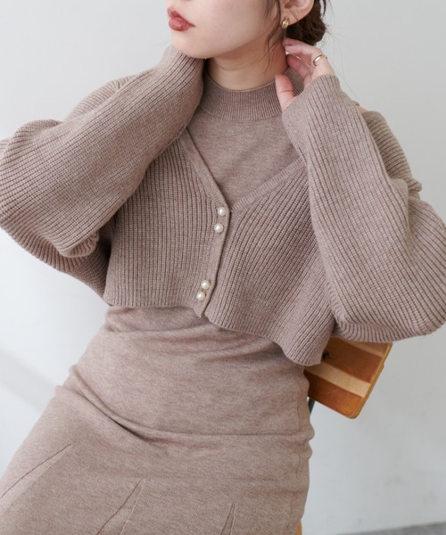 natural couture(ナチュラルクチュール)の「2枚セットアイテム!着回し抜群のパール釦カーディガン+ノースリワンピースセット(ワンピース・レディース・その他・FREE)」の4枚目の写真