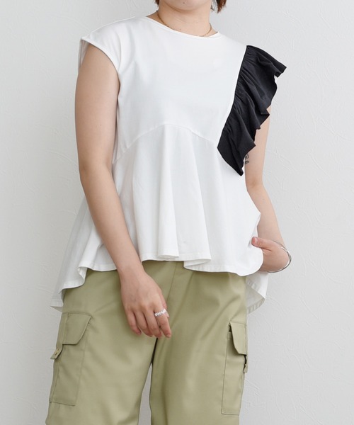 palm RICHE(ポームリシュ)の「バイカラーアシメTOPS(Tシャツ/カットソー・レディース・ブラック/オフホワイト/カーキ・M)」の2枚目の写真