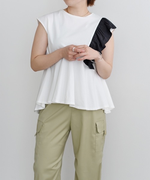 palm RICHE(ポームリシュ)の「バイカラーアシメTOPS(Tシャツ/カットソー・レディース・ブラック/オフホワイト/カーキ・M)」の5枚目の写真