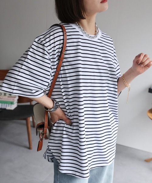 ap retro（アプレトロ）の「【USAコットン】高見え上質 / ラウンドヘムサイドスリットTシャツ（Tシャツ/カットソー・レディース・ホワイト/アイボリー/ブラック/スミクロ/ネイビー×ホワイト/グレー×ホワイト・FREE）」の6枚目の写真