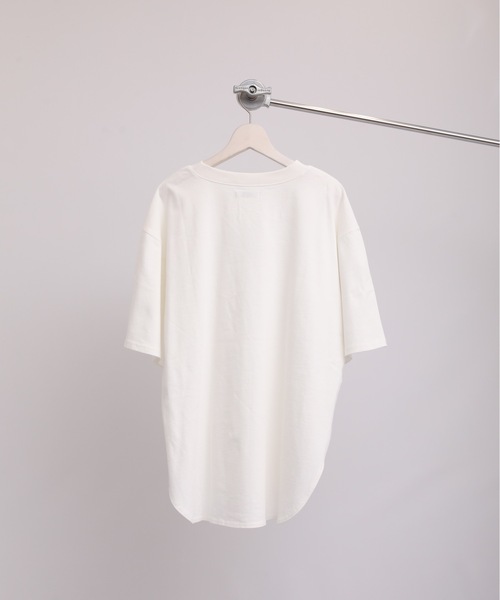 ap retro（アプレトロ）の「【USAコットン】高見え上質 / ラウンドヘムサイドスリットTシャツ（Tシャツ/カットソー・レディース・ホワイト/アイボリー/ブラック/スミクロ/ネイビー×ホワイト/グレー×ホワイト・FREE）」の9枚目の写真