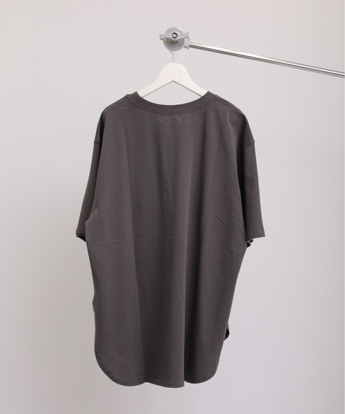 ap retro（アプレトロ）の「【USAコットン】高見え上質 / ラウンドヘムサイドスリットTシャツ（Tシャツ/カットソー・レディース・ホワイト/アイボリー/ブラック/スミクロ/ネイビー×ホワイト/グレー×ホワイト・FREE）」の18枚目の写真