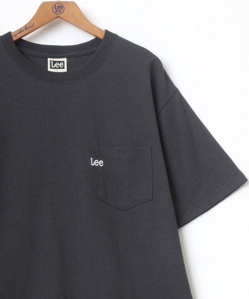 Lee（リー）の「Lee/リー POCKET TEE/ミニロゴ ワンポイント刺繍 ポケット Tシャツ（Tシャツ/カットソー・メンズ・ホワイト/チャコールグレー/ベージュ/パープル/ブルー/グリーン・M/L/XL）」の2枚目の写真