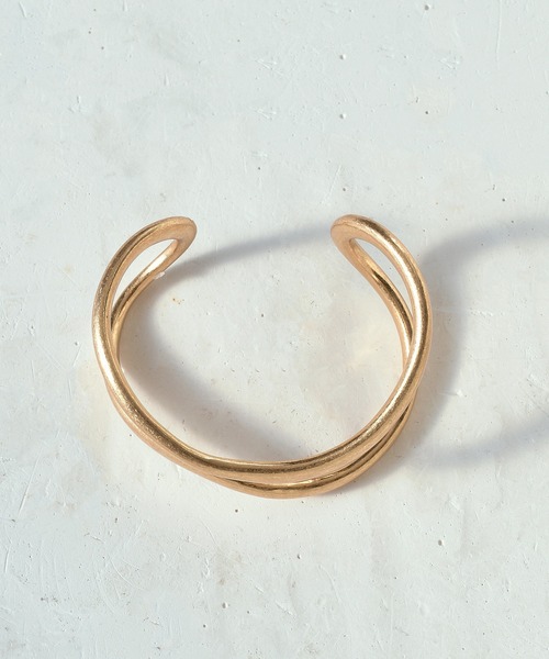 GOLDY(ゴールディ)の「ダブル ラインズ バングル(バングル/リストバンド・レディース・シルバー/ゴールド/ゴールド系その他/シルバー系その他・FREE)」の6枚目の写真