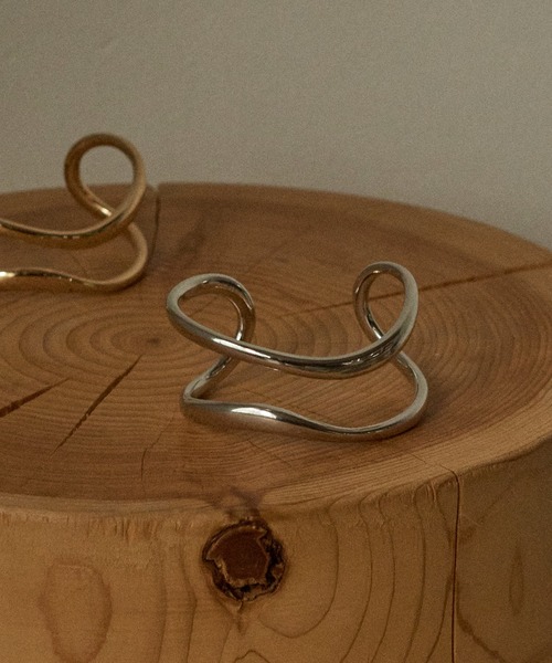 GOLDY(ゴールディ)の「ダブル ラインズ バングル(バングル/リストバンド・レディース・シルバー/ゴールド/ゴールド系その他/シルバー系その他・FREE)」の22枚目の写真