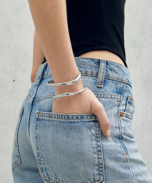 GOLDY(ゴールディ)の「ダブル ラインズ バングル(バングル/リストバンド・レディース・シルバー/ゴールド/ゴールド系その他/シルバー系その他・FREE)」の18枚目の写真