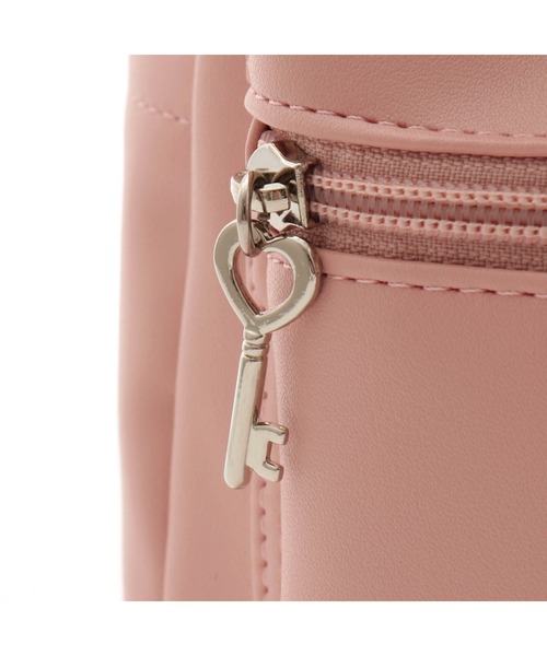 JENNI love（ジェニィラブ）の「ハートロック合皮ミニリュック（バックパック/リュック・キッズ・ブラック/オフホワイト/ピンク・F）」の9枚目の写真