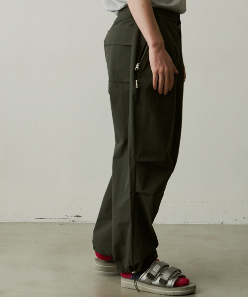 UNSELDs(アンセルズ)の「UNSELDs ナイロンワイドパンツ(カーゴパンツ・メンズ・イエロー/ブラック/グリーン・MEDIUM/LARGE)」の18枚目の写真
