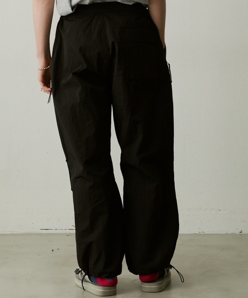 UNSELDs(アンセルズ)の「UNSELDs ナイロンワイドパンツ(カーゴパンツ・メンズ・イエロー/ブラック/グリーン・MEDIUM/LARGE)」の6枚目の写真