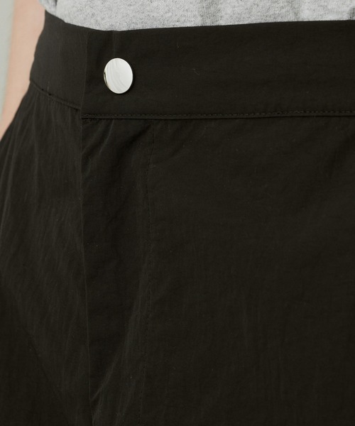 UNSELDs(アンセルズ)の「UNSELDs ナイロンワイドパンツ(カーゴパンツ・メンズ・イエロー/ブラック/グリーン・MEDIUM/LARGE)」の12枚目の写真