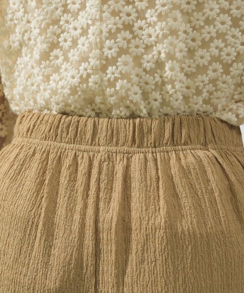 NEUNA（ヌナ）の「【ゆったり素材で着心地抜群。】シャーリングリラックス素材メローパンツ（スラックス・レディース・ブラック/ベージュ/ブラウン・SMALL/FREE）」の20枚目の写真