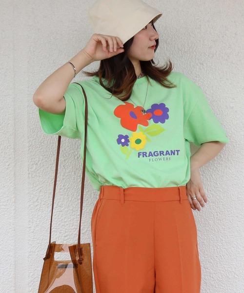 HONEYSUCKLE ROSE（ハニーサックルローズ）の「【HONEYSUCKLE ROSE】フラワープリントＴシャツ（Tシャツ/カットソー・レディース・ブラック/グリーン/ホワイト・M/L）」の9枚目の写真