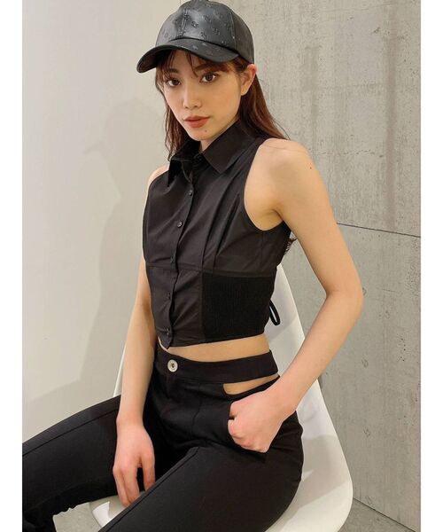 GYDA(ジェイダ)の「BACKレースアップ ノースリーブショートシャツ(シャツ/ブラウス・レディース・オフホワイト/ブラック・FREE)」の2枚目の写真