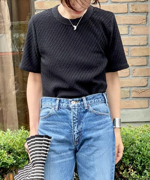 journal standard L'essage(ジャーナルスタンダードレサージュ)の「リンキングニットTシャツ(Tシャツ/カットソー・レディース・ブラック/ホワイト・FREE)」の2枚目の写真