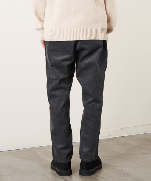 UNIVERSAL OVERALL(ユニバーサルオーバーオール)の「【UNIVERSAL OVERALL】CORDUROY TUCK TAPERED PANTS(チノパンツ・メンズ・ブラック/グレー/ベージュ/ブラウン・SMALL/MEDIUM/LARGE/X-LARGE)」の15枚目の写真