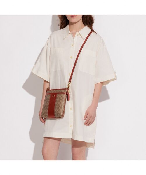 COACH（コーチ）の「キット メッセンジャー クロスボディ・カラーブロック シグネチャー キャンバス（ショルダーバッグ・レディース・ブラウン系その他・ONE）」の5枚目の写真