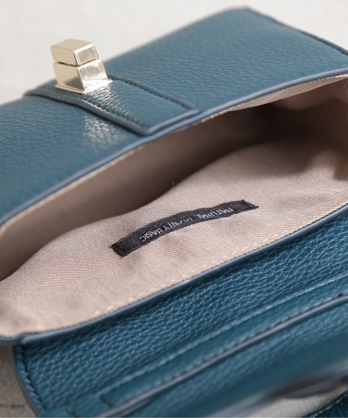 NATURAL BEAUTY BASIC(ナチュラルビューティーベーシック)の「ジェシカポシェット(ショルダーバッグ・レディース・ブラック/ブラウン系その他/ボルドー/グリーン・フリ-)」の6枚目の写真